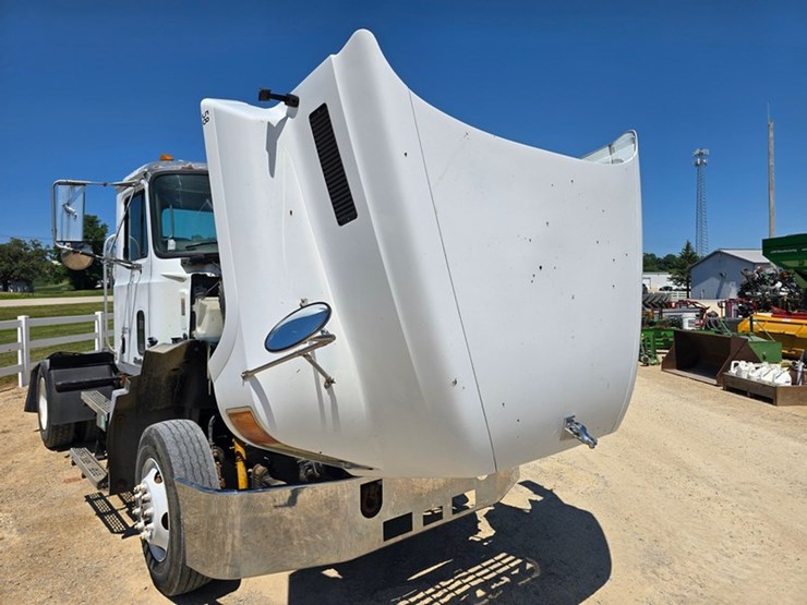 2003-mack-ch612-image-15