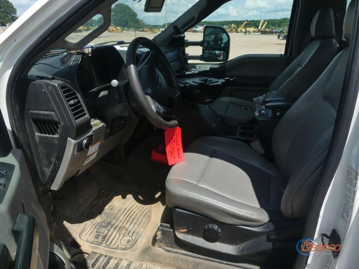2019-ford-f550-image-10