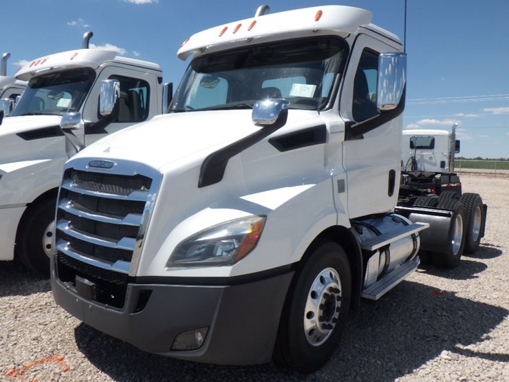 2018-freightliner-cascadia-116-image-1