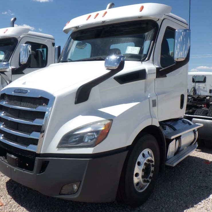 2018 FREIGHTLINER CASCADIA 116