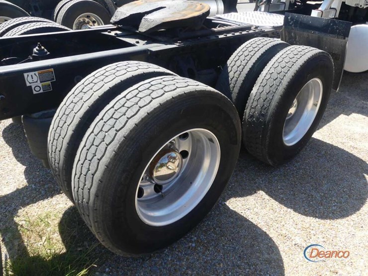 2022-kenworth-t680-image-8