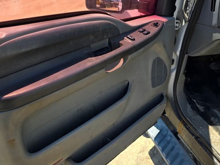 2004-ford-f350-image-24
