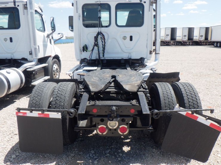 2018-freightliner-cascadia-116-image-7