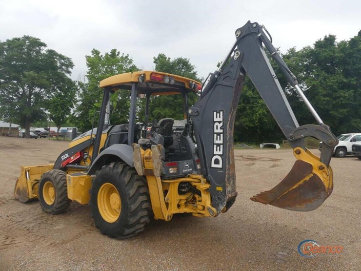 2019-deere-310l-image-3
