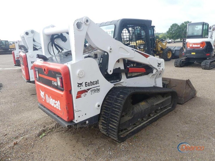 2021-bobcat-t740-image-2