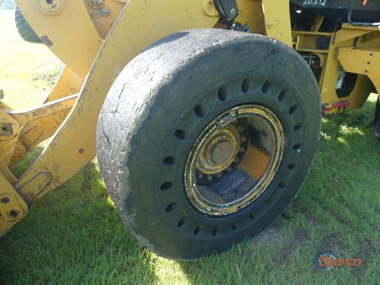 2015-caterpillar-938k-image-7