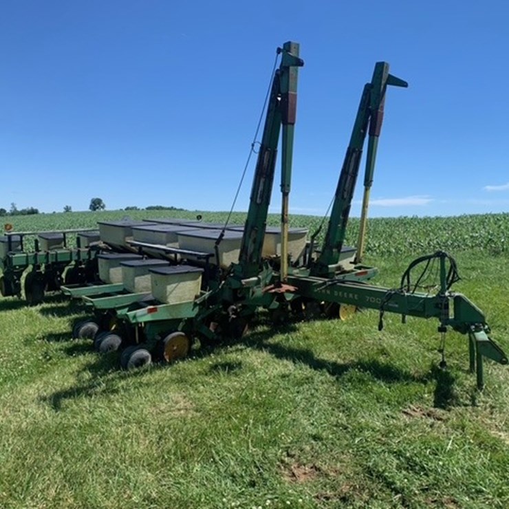 JD 7000