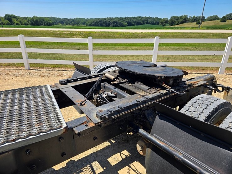 2003-mack-ch612-image-21