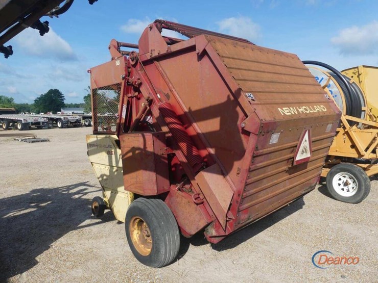 new-holland-851-image-3