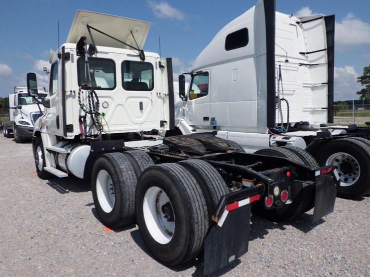 2018-freightliner-cascadia-125-image-12