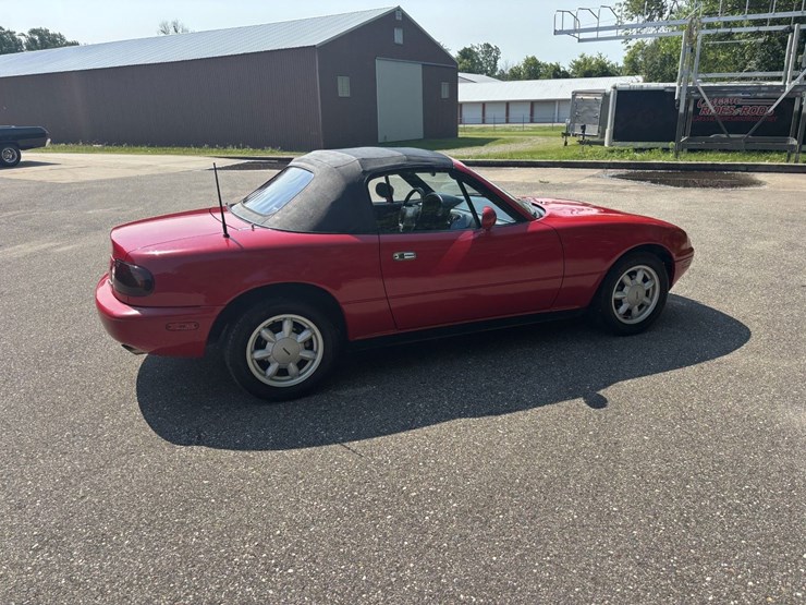 #1872-•-1990-mazda-miata-convertible-image-15