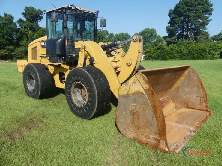 2015-caterpillar-938k-image-1