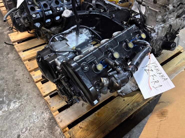 #408-•-2-pallets-of-motorcycle-engines-and-engine-parts-image-5