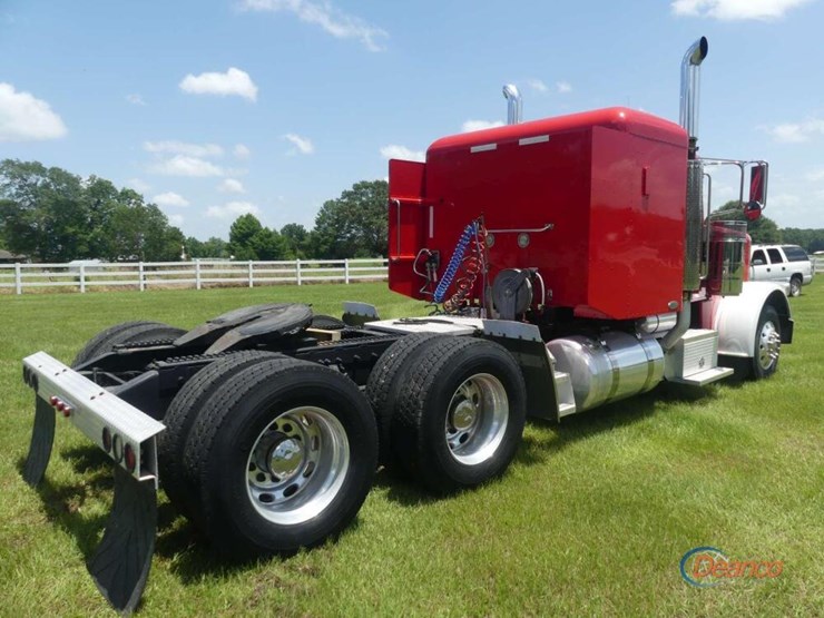 2009-peterbilt-388-image-2