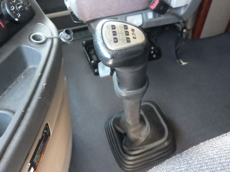 2019-freightliner-cascadia-125-image-20