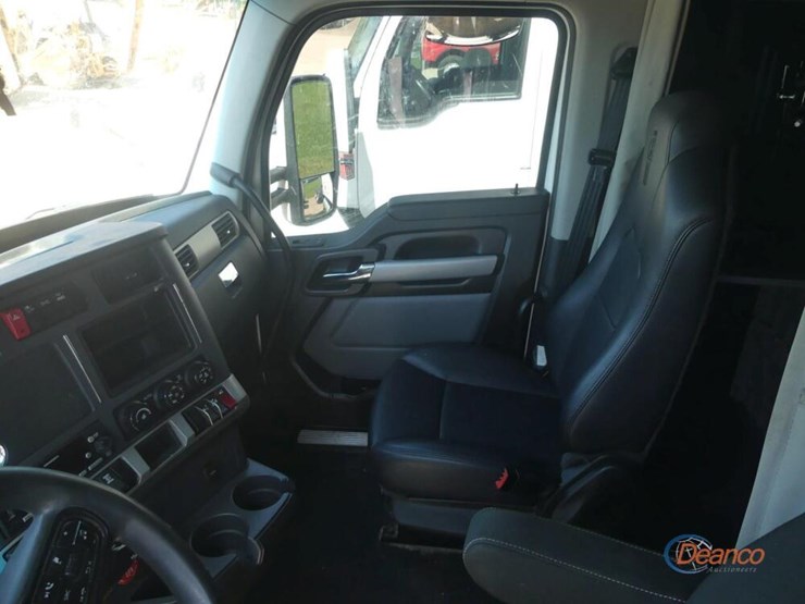 2022-kenworth-t680-image-16