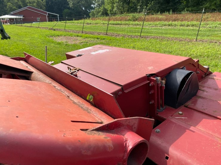 case-ih-881-forage-harvester-image-15