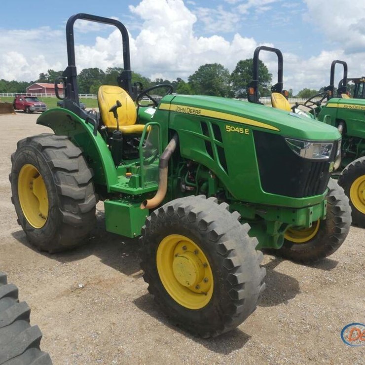 JOHN DEERE 5045E