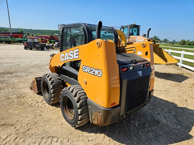 2020-case-sr210-image-3