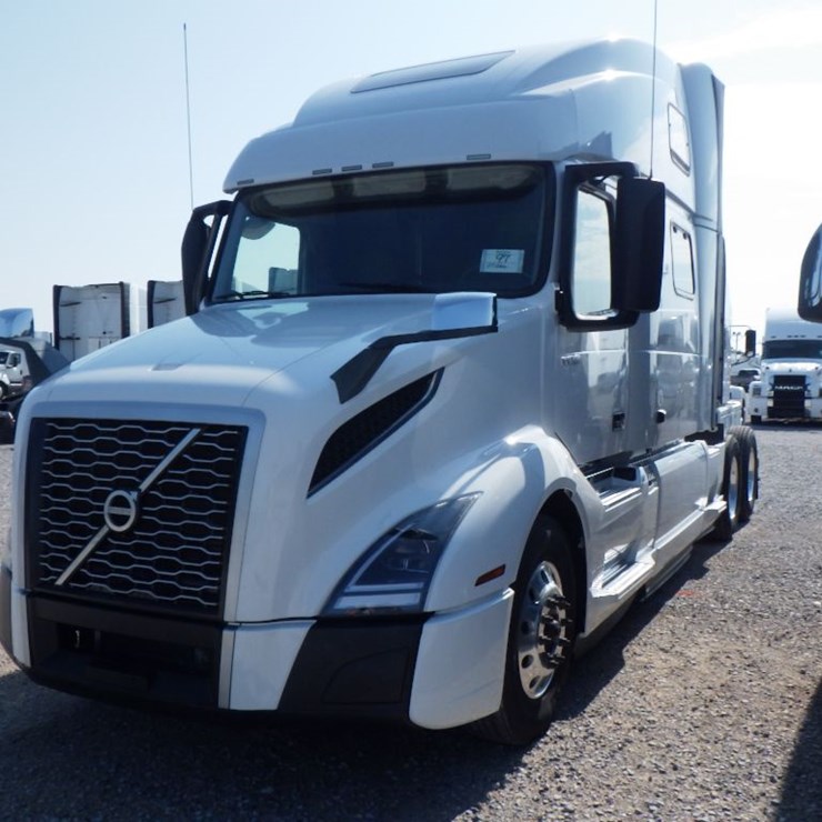 2024 VOLVO VNL860