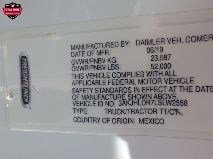 2020-freightliner-cascadia-126-image-18