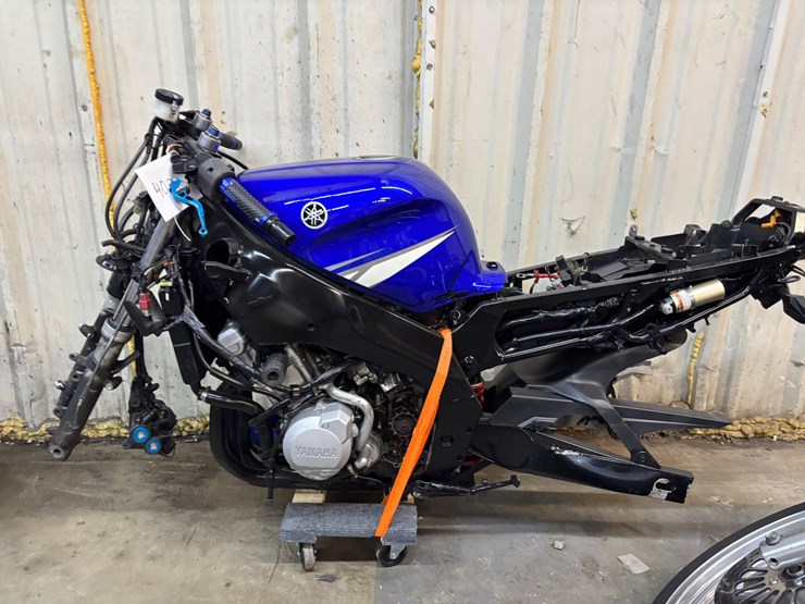 #402-•-yamaha-r1-for-parts/-repairs-image-1