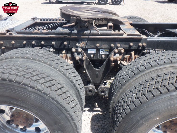 2023-kenworth-t880-image-14