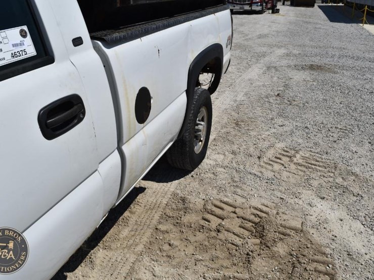 2004-chevrolet-silverado-1500-image-35