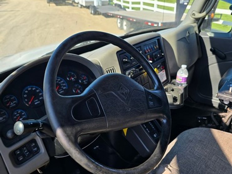 2008-international-durastar-4300-image-26