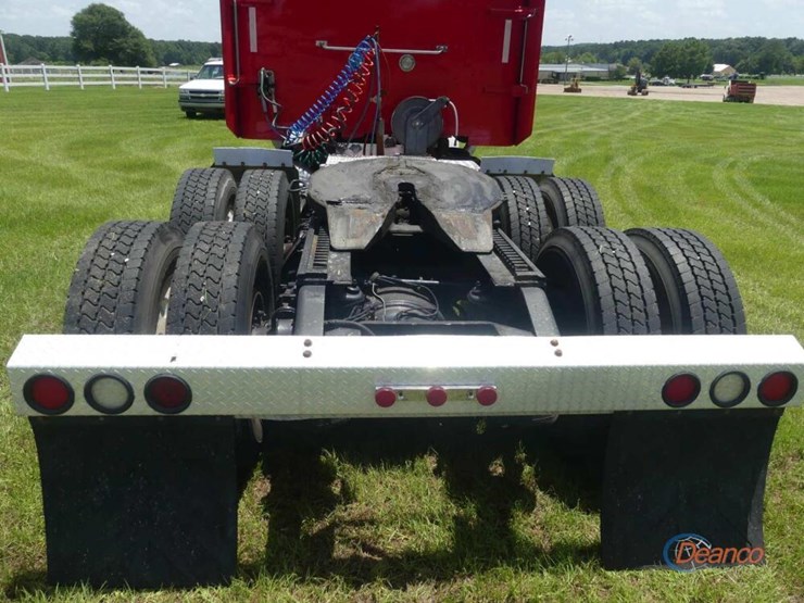 2009-peterbilt-388-image-6