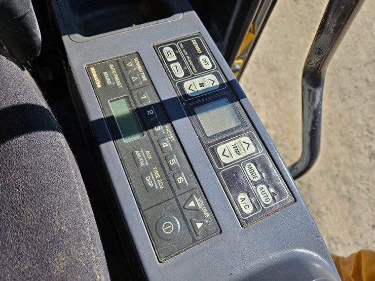 2006-komatsu-pc300-lc-image-69
