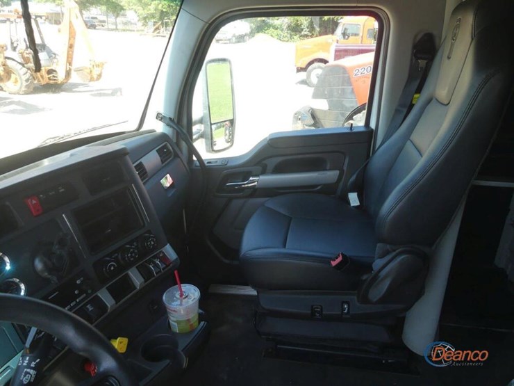 2022-kenworth-t680-image-16