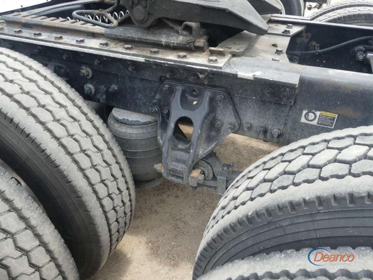 2022-kenworth-t680-image-6