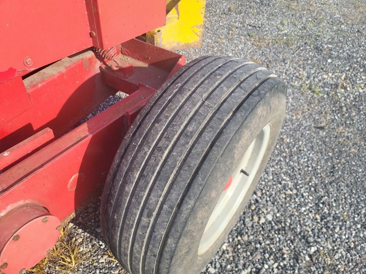 gehl-1065-tandem-axle-forage-chopper-w/2-heads---nice-image-21