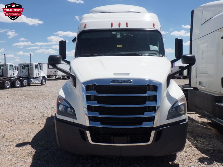 2020-freightliner-cascadia-116-image-2