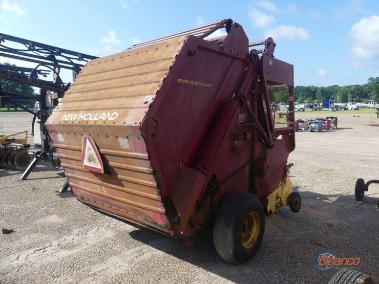 new-holland-851-image-2