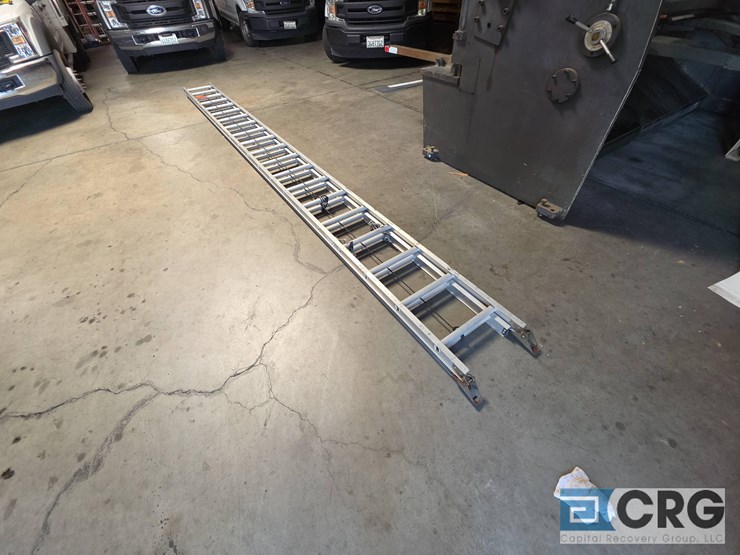 aluminum-extension-ladders-image-2