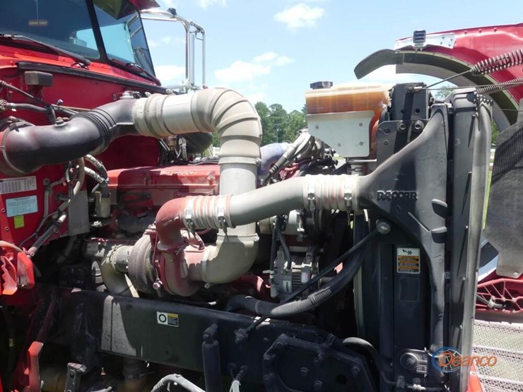 2009-peterbilt-388-image-11