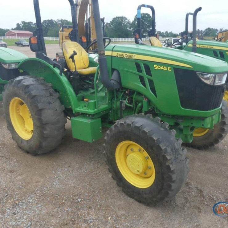 JOHN DEERE 5045E