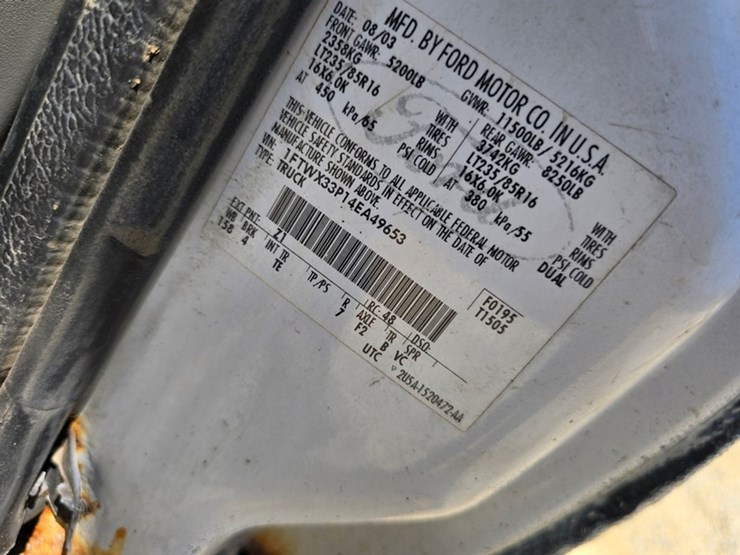 2004-ford-f350-image-33