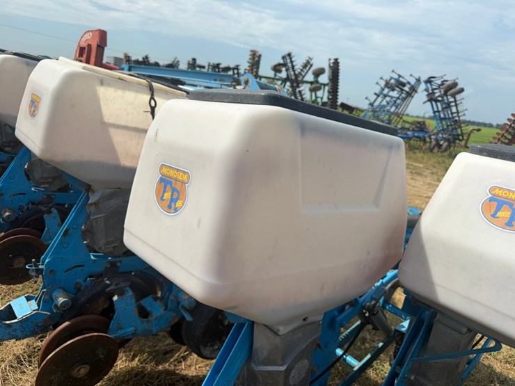#51909-•-monosem-12-twin-row-38"-center-planter-05a116-inv#51909-image-33
