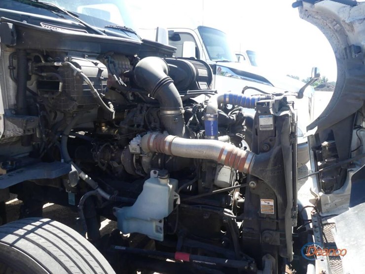 2022-kenworth-t680-image-11