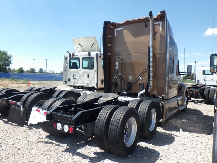 2022-kenworth-t680-image-7
