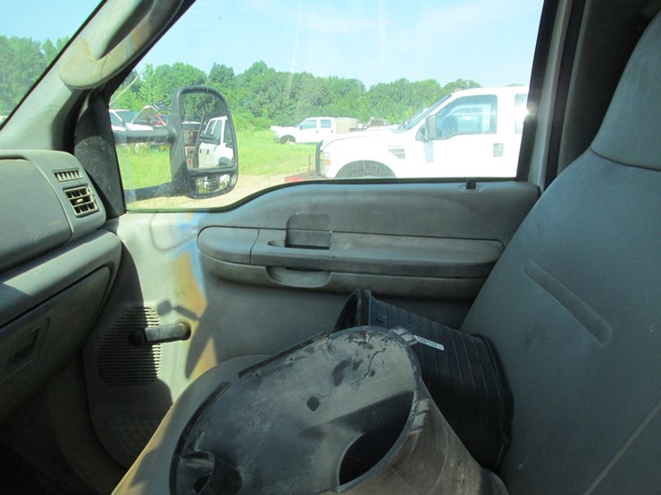 2004-ford-f350-image-14