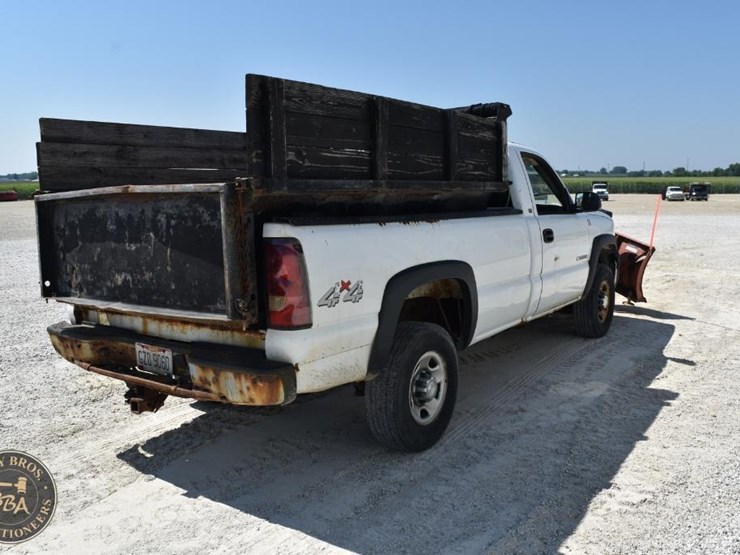 2004-chevrolet-silverado-1500-image-22