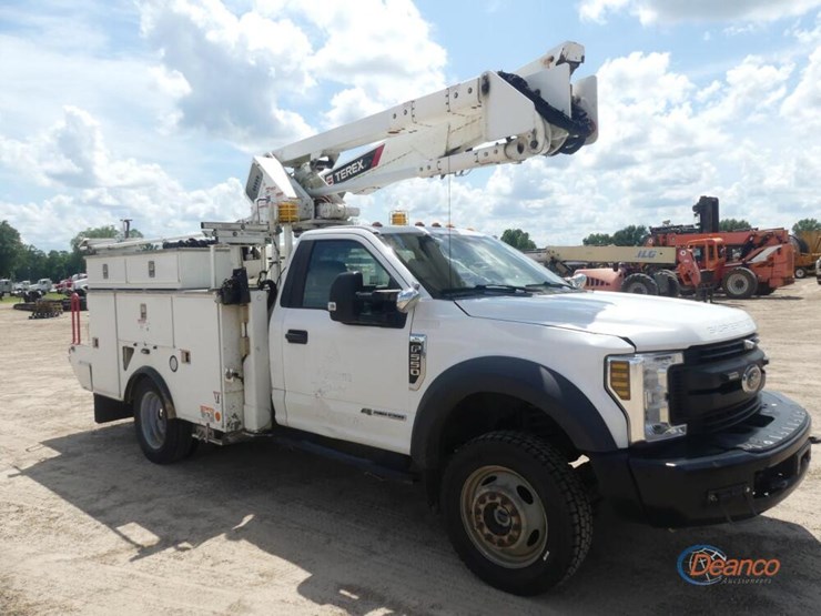 2019-ford-f550-image-1