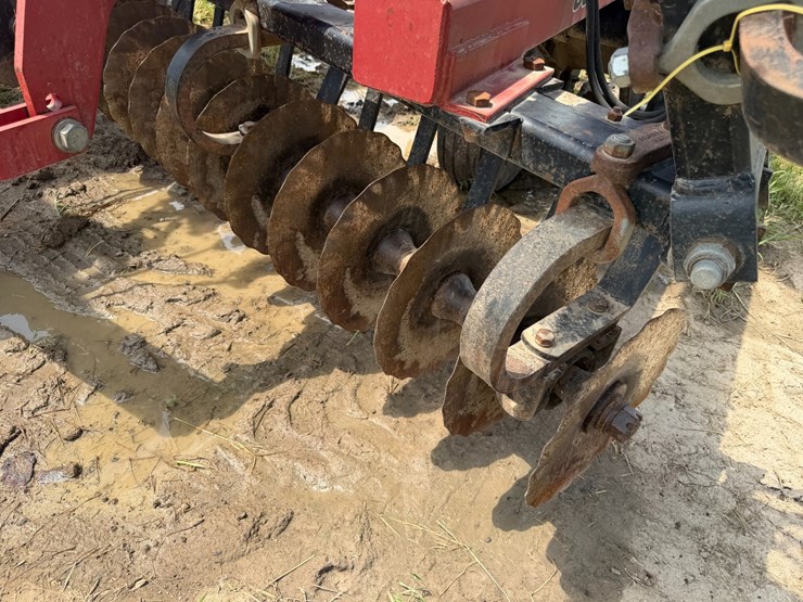 case-ih-330-image-32