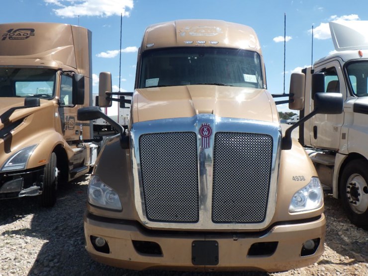 2022-kenworth-t680-image-2
