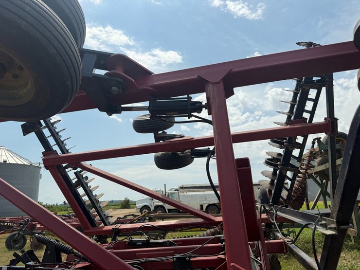 case-ih-330-image-29