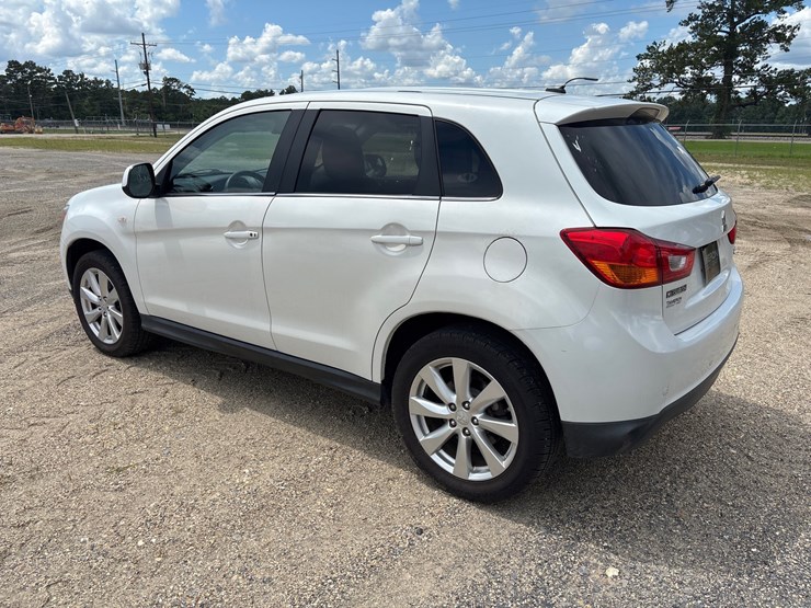 2014-mitsubishi-outlander-image-4